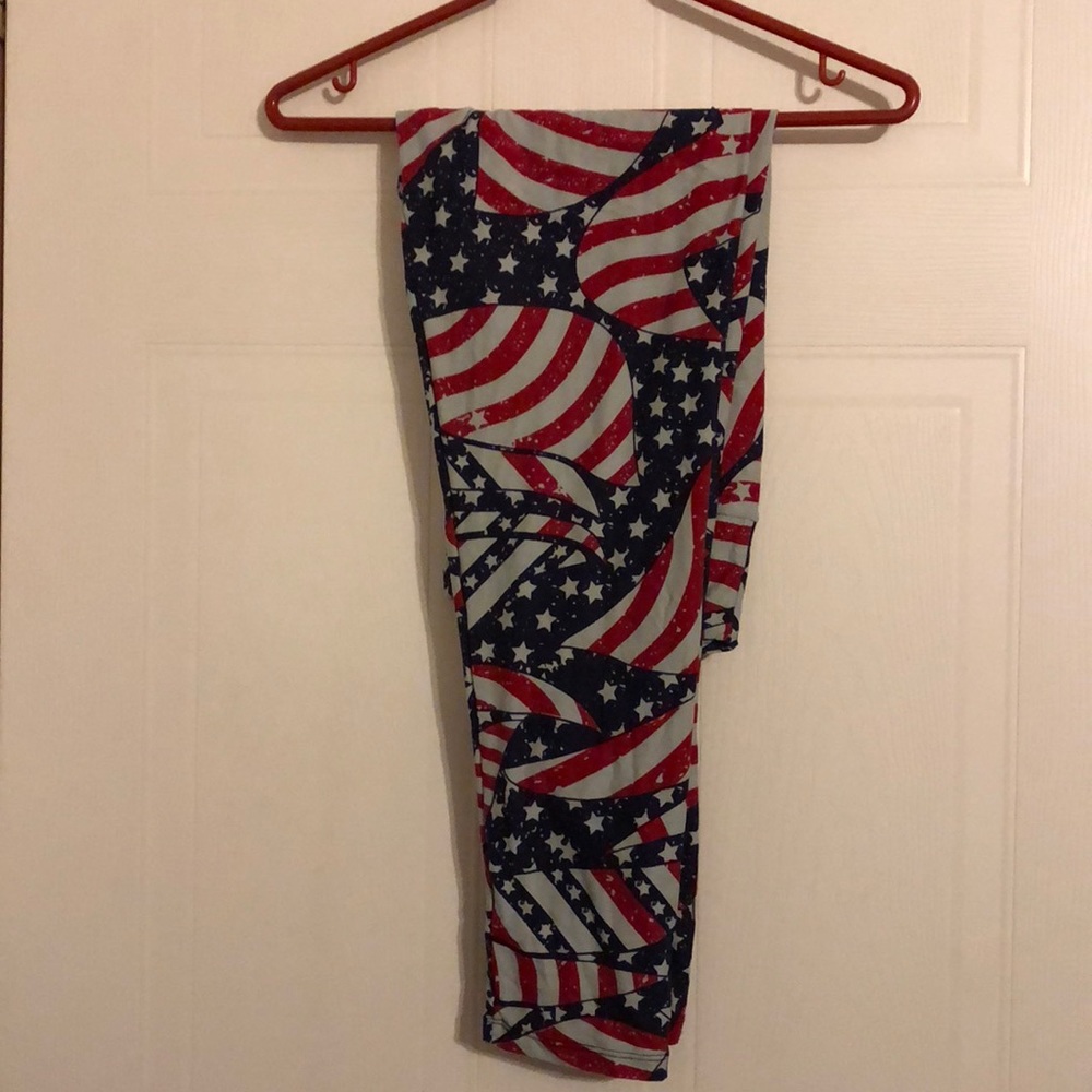 LulaRoe Tall and Curvy Americana leggings
